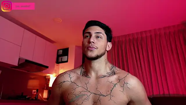 Snapshot of LeoCavalli_ chatting on 09/11/25, 02:28 LeoCavalli  online show from 09/11/25, 02:28