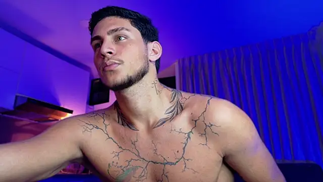 Snapshot of LeoCavalli_ chatting on 10/02/25, 10:07 LeoCavalli  online show from 10/02/25, 10:07