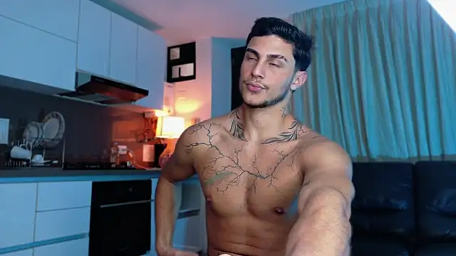 Snapshot of LeoCavalli_ chatting on 10/09/25, 04:40 LeoCavalli  online show from 10/09/25, 04:40