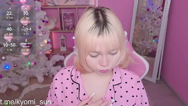 Kyomi Sun online show from 12/17/25, 09:53