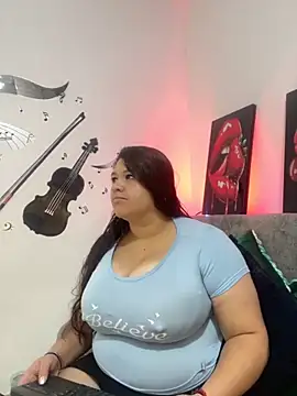 Snapshot of SafiroFer chatting on 10/17/25, 09:05 SafiroFer online show from 10/17/25, 09:05
