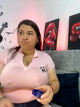 Snapshot of SafiroFer chatting on 10/11/25, 05:58 SafiroFer online show from 10/11/25, 05:58