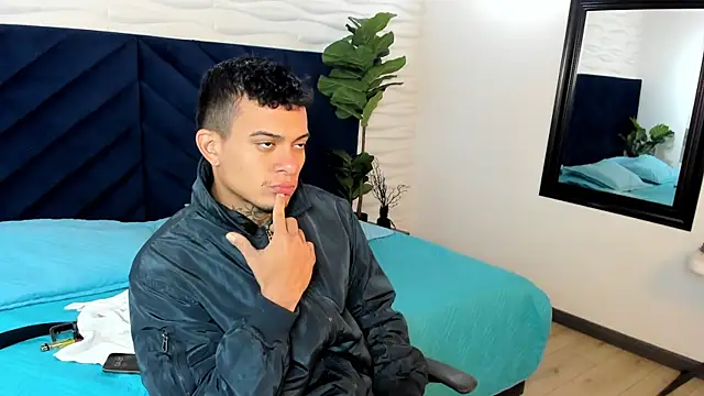 MrJustin  online show from 10/23/25, 08:40