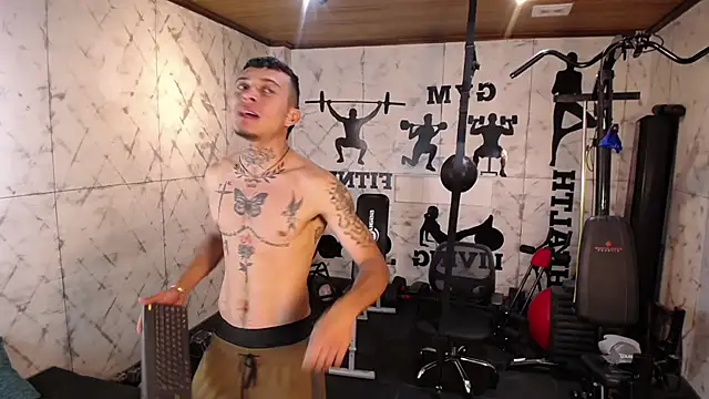 MrJustin  online show from 10/18/25, 07:49