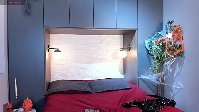 MrJustin  online show from 10/28/25, 07:57