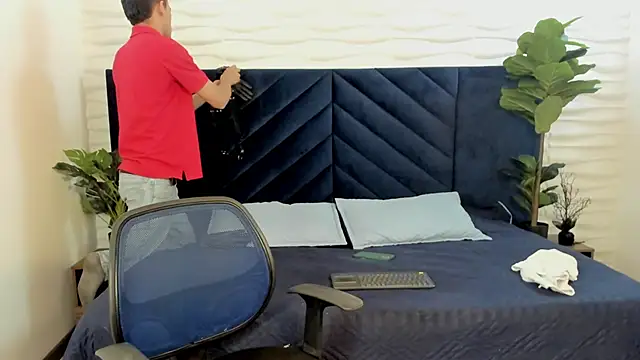 MrJustin  online show from 10/30/25, 09:01