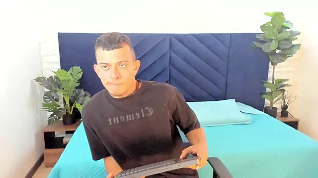 MrJustin  online show from 11/10/25, 10:04