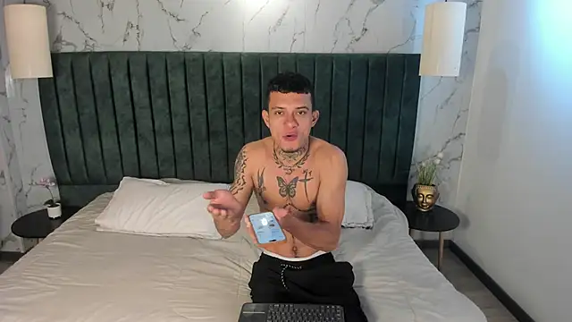 MrJustin  online show from 09/28/25, 08:05