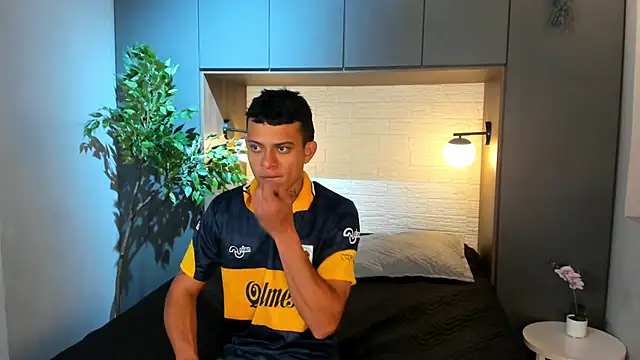 MrJustin  online show from 09/29/25, 08:03