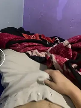 mohamed75893 online show from 12/18/25, 10:35