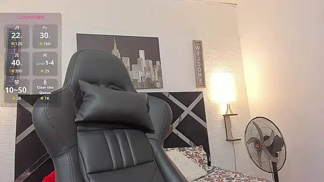 Snapshot of iamCharlotte19 chatting on 10/02/25, 06:55 iamCharlotte19 online show from 10/02/25, 06:55