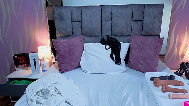 SamanthaPaImer online show from 09/13/25, 05:13