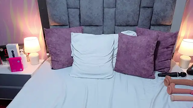 SamanthaPaImer online show from 12/01/25, 04:46