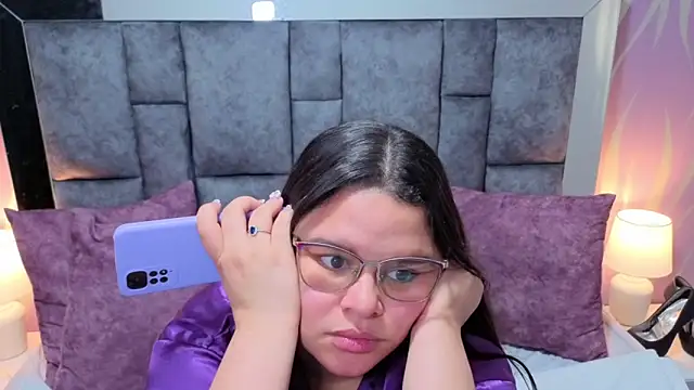 SamanthaPaImer online show from 11/18/25, 06:11