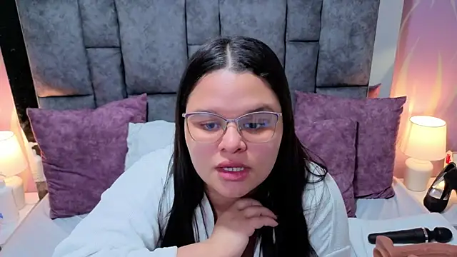 SamanthaPaImer online show from 12/18/25, 07:40