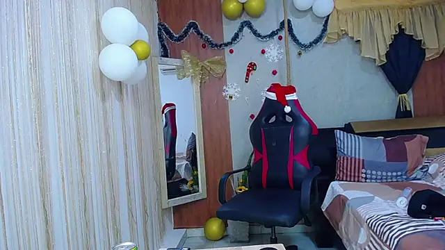 miss leidy  online show from 11/28/25, 03:17