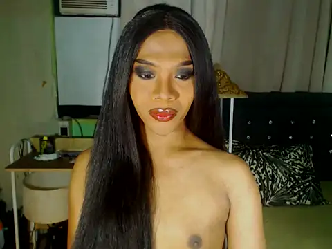 Snapshot of GoldenCumTYRA chatting on 05/06/26, 04:33 GoldenCumTYRA online show from 05/06/26, 04:33