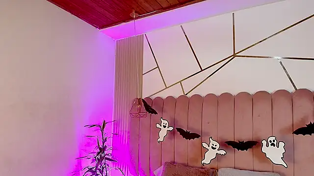 Snapshot of RILLEY_ALLEN chatting on 10/29/25, 07:35 RILLEY ALLEN online show from 10/29/25, 07:35