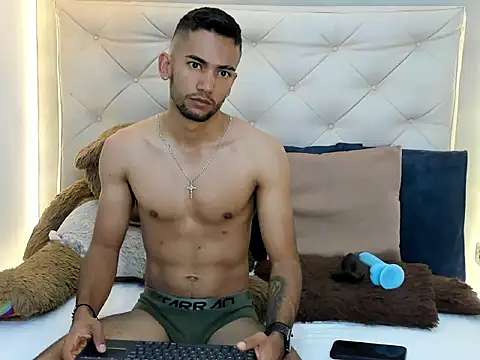 Snapshot of MaicolParker_ chatting on 03/22/26, 03:24 MaicolParker online show from 03/22/26, 03:24