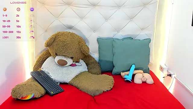 Snapshot of MaicolParker_ chatting on 04/13/26, 12:53 MaicolParker online show from 04/13/26, 12:53