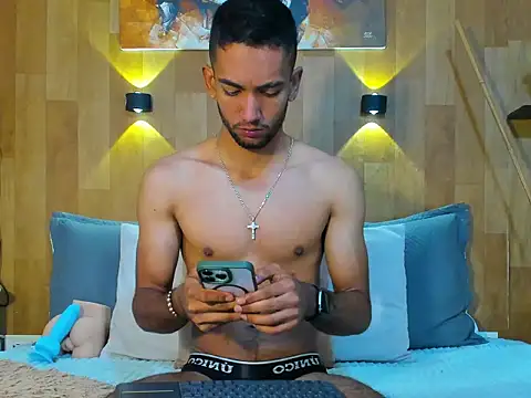 Snapshot of MaicolParker_ chatting on 04/02/26, 02:02 MaicolParker online show from 04/02/26, 02:02