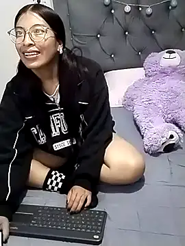 Megan Darcy online show from 03/04/26, 06:10