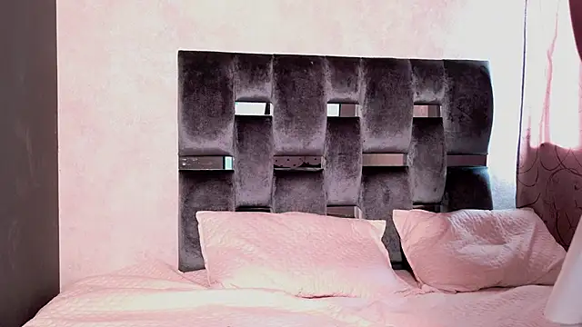 Luna sophya online show from 12/02/25, 08:32