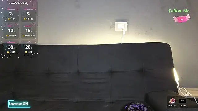 Luna sophya online show from 11/18/25, 08:01