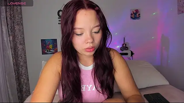 Natalia  Miller online show from 11/25/25, 10:21