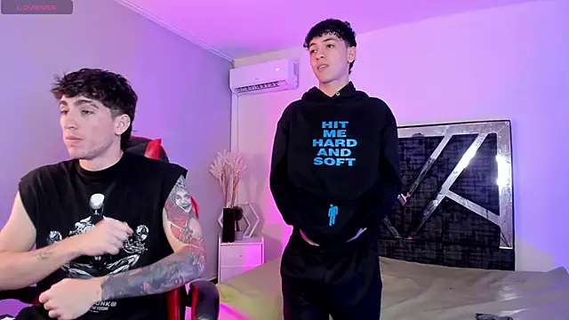 Handsomeboyss19 online show from 04/21/26, 02:36