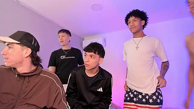 Handsomeboyss19 online show from 06/18/26, 11:43