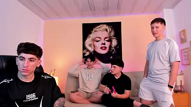 Handsomeboyss19 online show from 04/07/26, 08:54