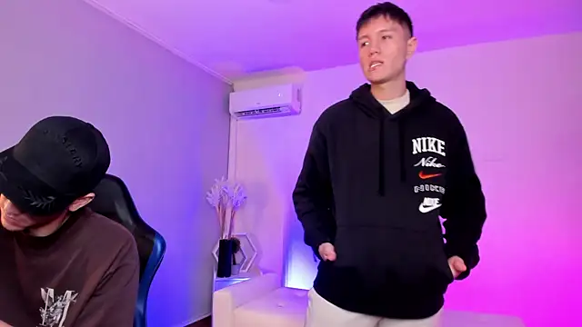 Handsomeboyss19 online show from 04/24/26, 02:35