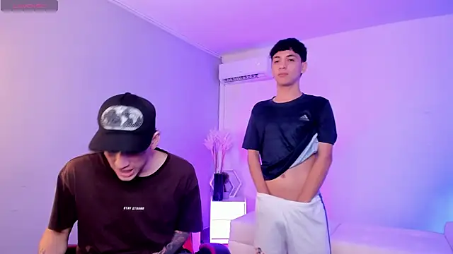 Handsomeboyss19 online show from 04/22/26, 03:35