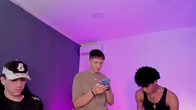 Handsomeboyss19 online show from 07/08/26, 12:46