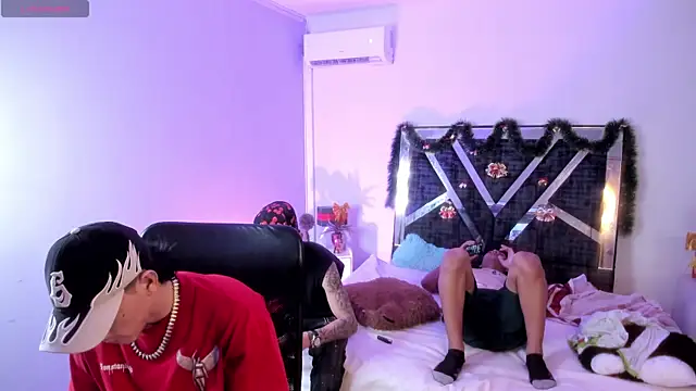 Snapshot of Handsomeboyss19 chatting on 12/16/25, 02:27 Handsomeboyss19 online show from 12/16/25, 02:27