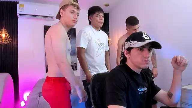 Snapshot of Handsomeboyss19 chatting on 11/20/25, 02:34 Handsomeboyss19 online show from 11/20/25, 02:34