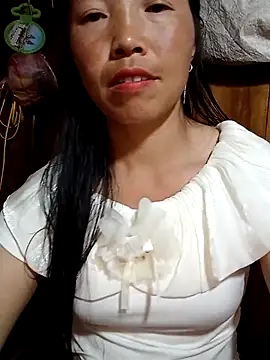 Snapshot of hera-00 chatting on 10/12/25, 01:23 hera-00 online show from 10/12/25, 01:23