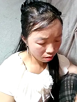 Snapshot of hera-00 chatting on 10/15/25, 09:06 hera-00 online show from 10/15/25, 09:06