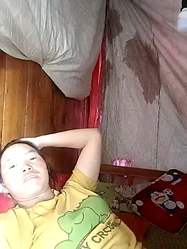 Snapshot of hera-00 chatting on 10/13/25, 06:48 hera-00 online show from 10/13/25, 06:48