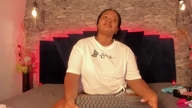 Emily Brown18 online show from 04/11/26, 07:45