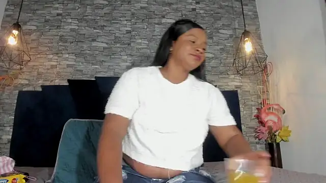 Emily Brown18 online show from 12/21/25, 04:25