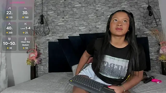 Emily Brown18 online show from 12/03/25, 04:24