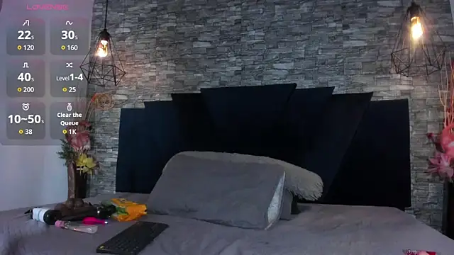 Emily Brown18 online show from 11/09/25, 04:16