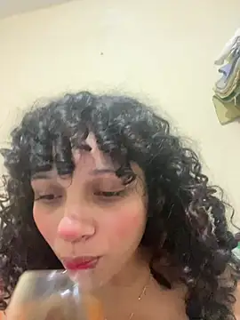 Snapshot of Casal-foda_braba chatting on 06/05/26, 02:05 Casal-foda braba online show from 06/05/26, 02:05