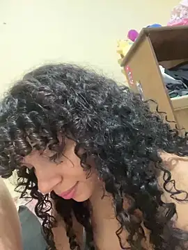 Snapshot of Casal-foda_braba chatting on 10/31/25, 11:44 Casal-foda braba online show from 10/31/25, 11:44