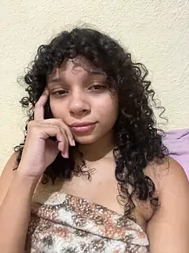 Snapshot of Casal-foda_braba chatting on 02/13/26, 02:28 Casal-foda braba online show from 02/13/26, 02:28