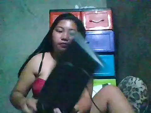 Snapshot of nikki_zapphire chatting on 04/14/26, 12:43 nikki zapphire online show from 04/14/26, 12:43