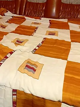 vicuska235 online show from 09/19/25, 06:06