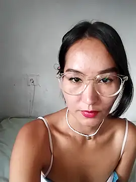 Snapshot of Luu-Lii777 chatting on 10/20/25, 09:43 Luu-Lii777 online show from 10/20/25, 09:43